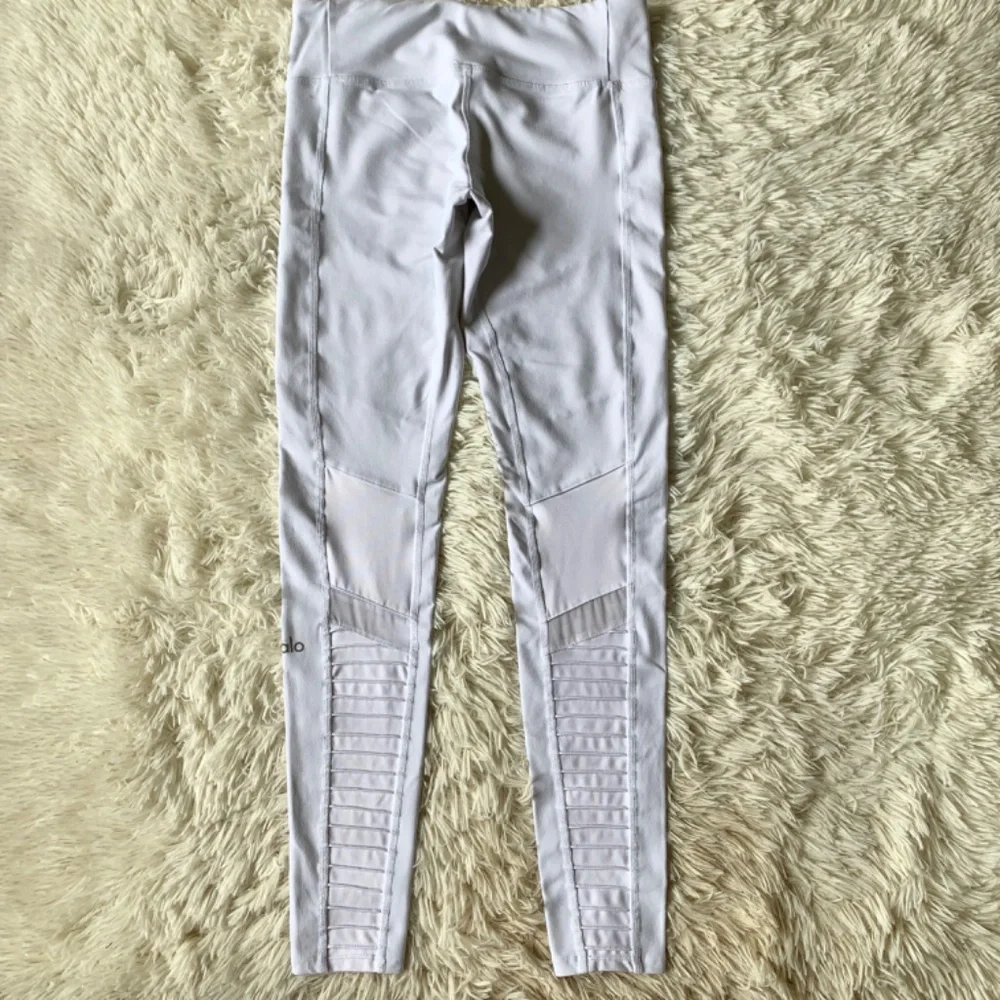 Alo Yoga Moto Leggings White